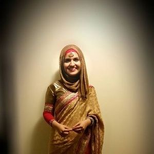 Meet your Posher, Hira